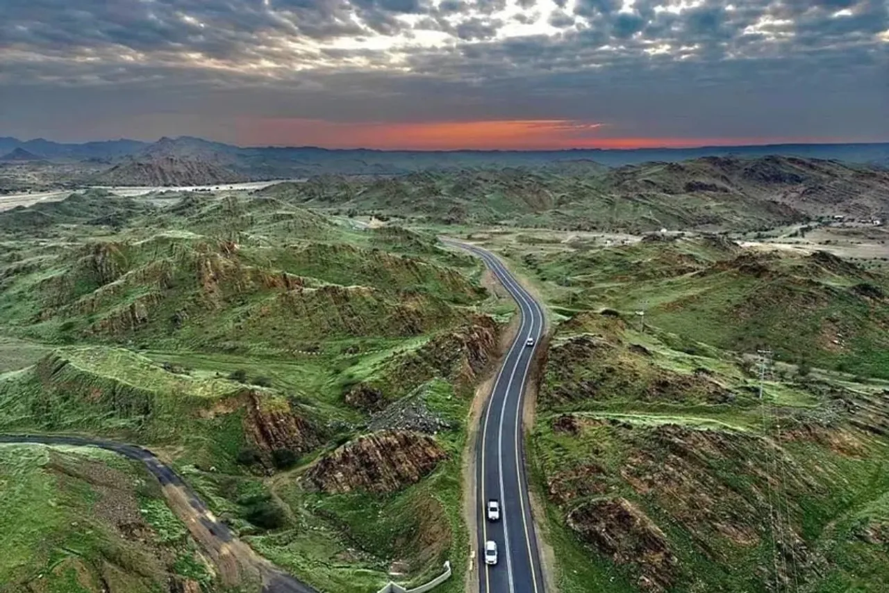 Saudi desert turned green after thousands of years making prophecy true. Medium.com/@fatiibutt21