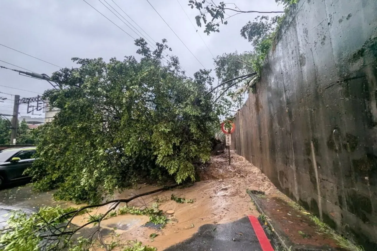 Residents in Ruifang District NewTaipei have been evacuated due to flooding caused by Typhoon1a