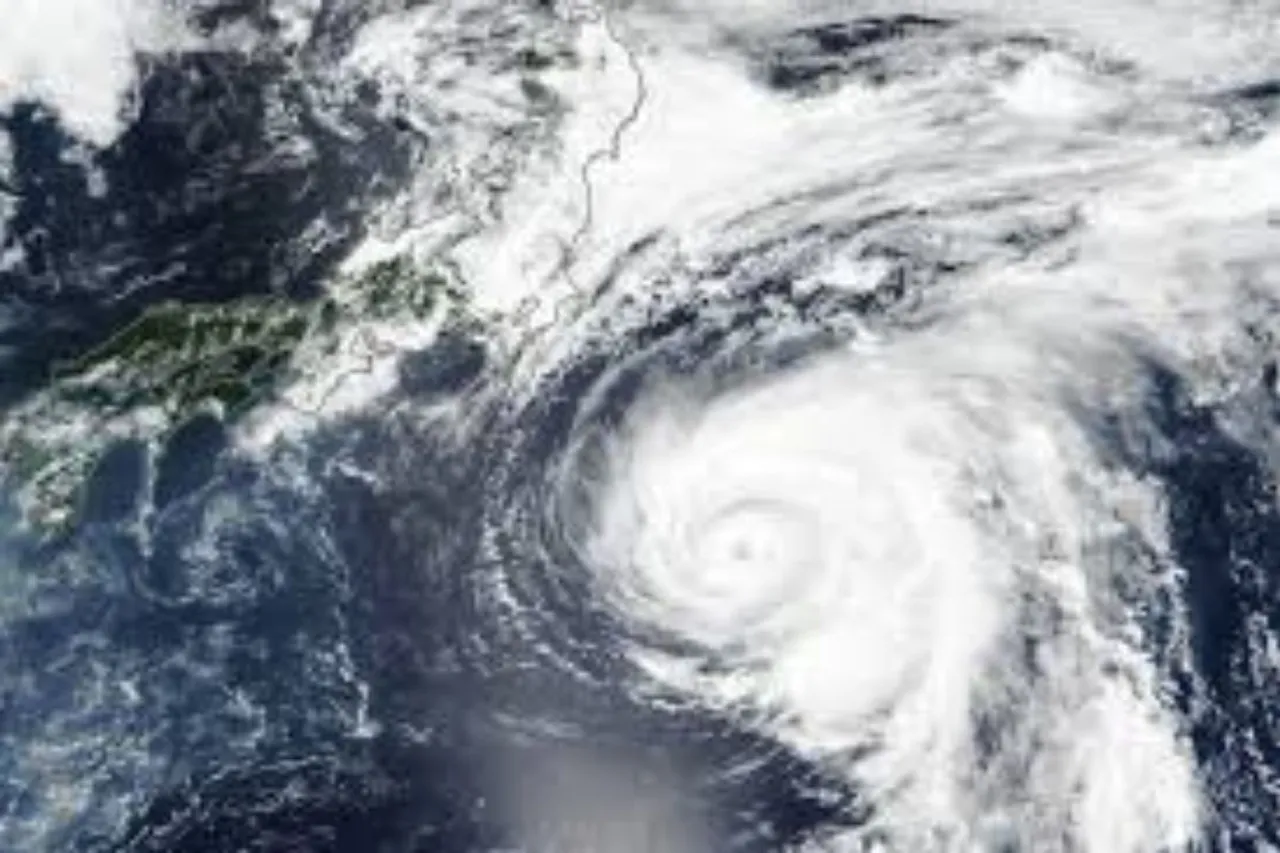 Powerful typhoon Shanshan to hit Japan, strongest in 64 years