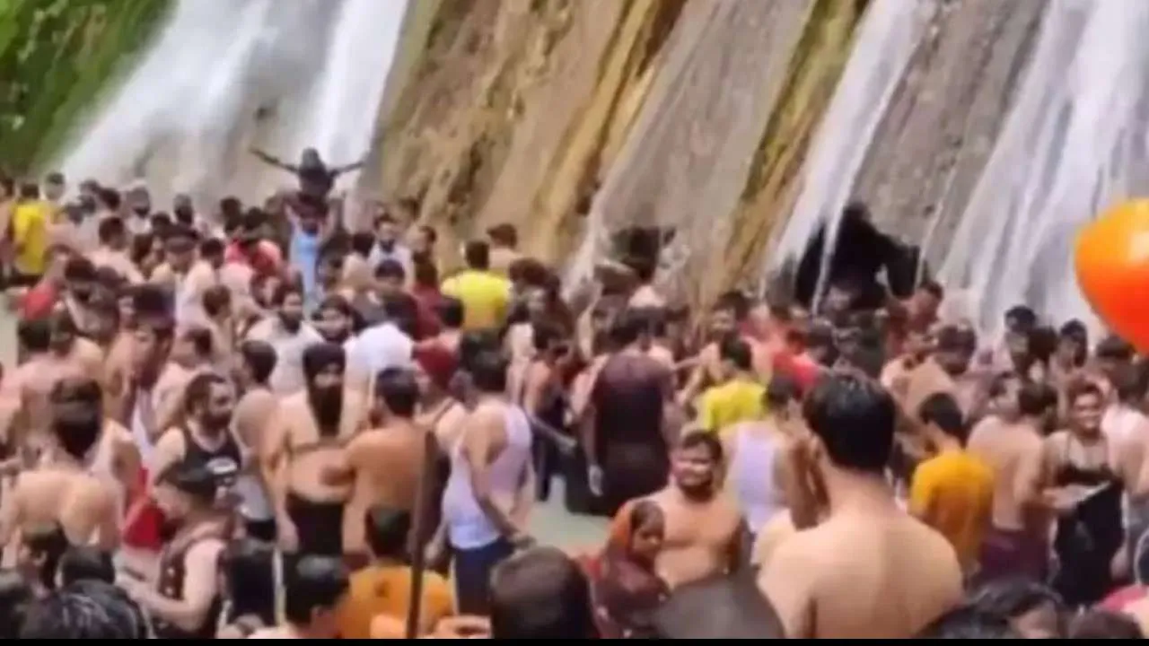 Crowd in Hill stations