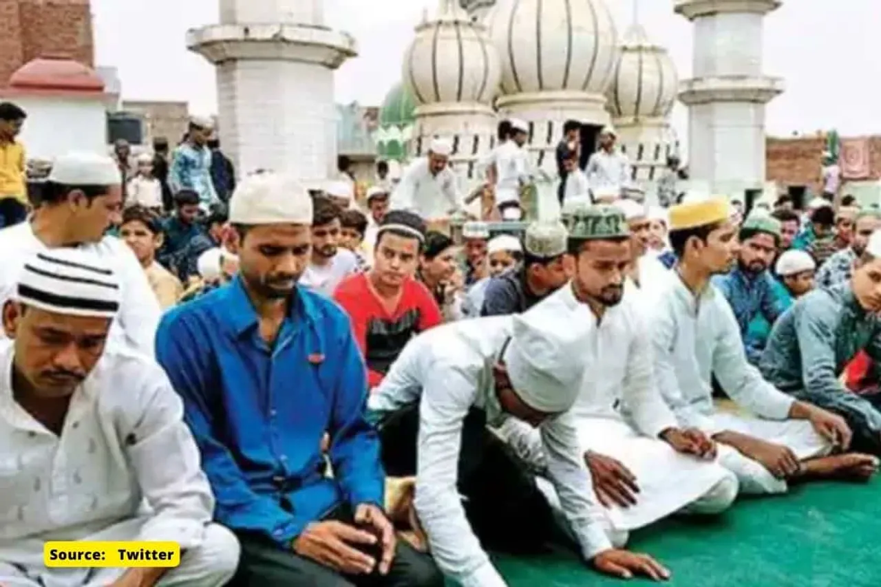 Mob attacks mosque in Gurugram village; beats up namazis