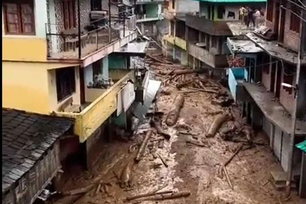 thunag visuals of floods