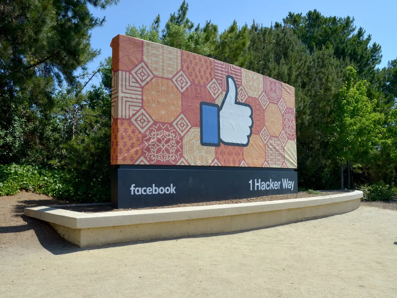 facebook fact checking