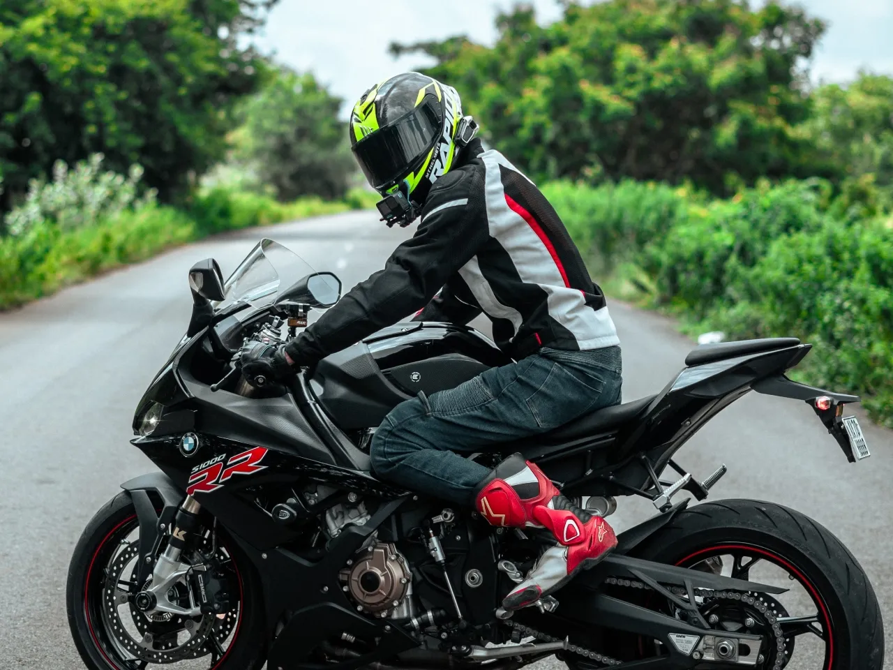 Best Full Face Helmets For INR 3000