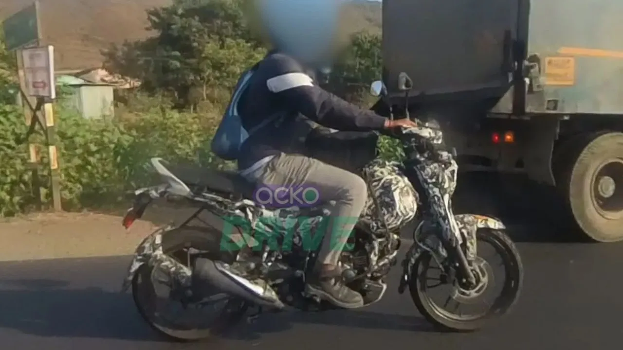 Bajaj CNG bike 1
