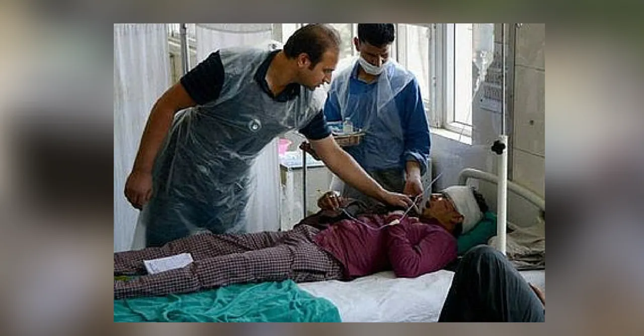 अमरनाथ यात्रियों की बस दुर्घटनाग्रस्त हुई तो कर्फ्यू तोड़ कर बचाने पहुंचे कश्मीरी मुसलमान !