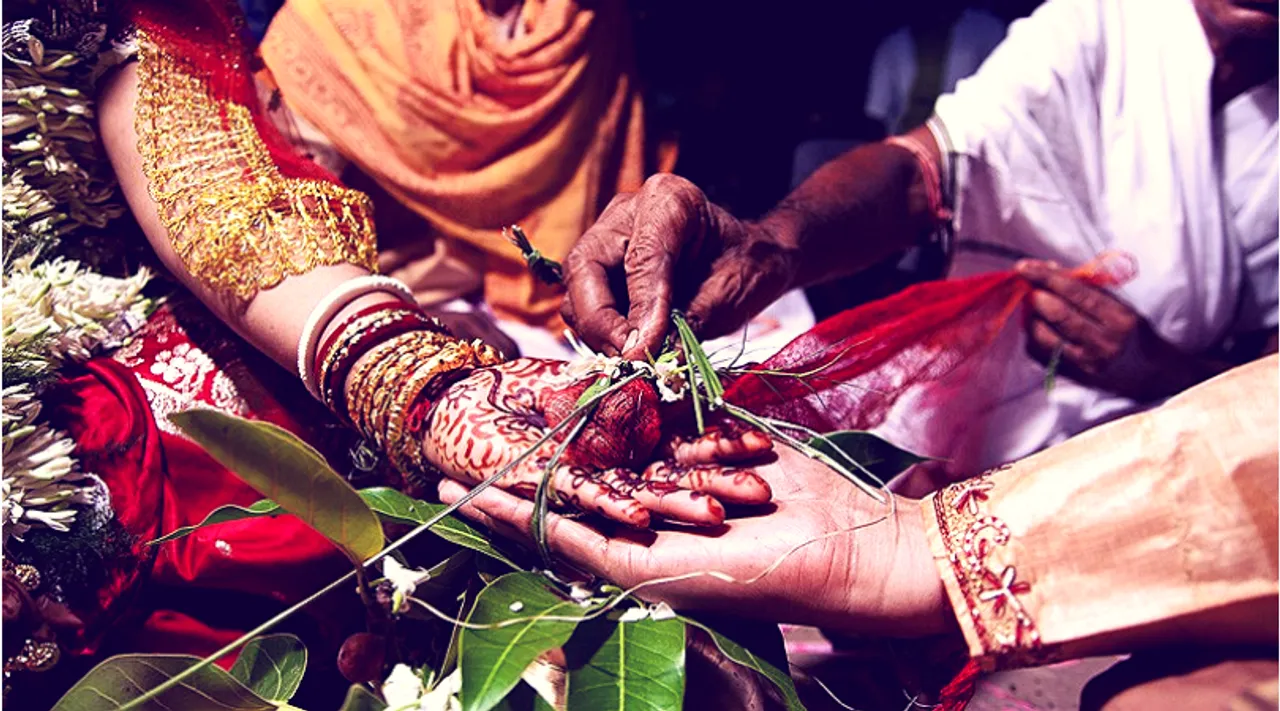 इश्वर चंद्र विद्यासागर की देख-रेख में, इस साहसी महिला ने किया था भारत का पहला कानूनन विधवा-पुनर्विवाह!