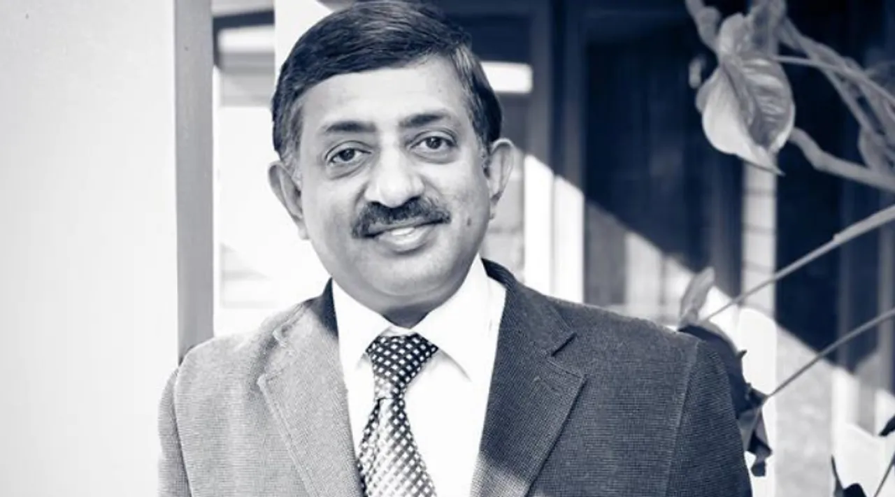 1 लाख रूपये की हार्ट सर्जरी को मुफ़्त में 30 ग़रीब मरीज़ों तक पहुँचा रहा है यह डॉक्टर!