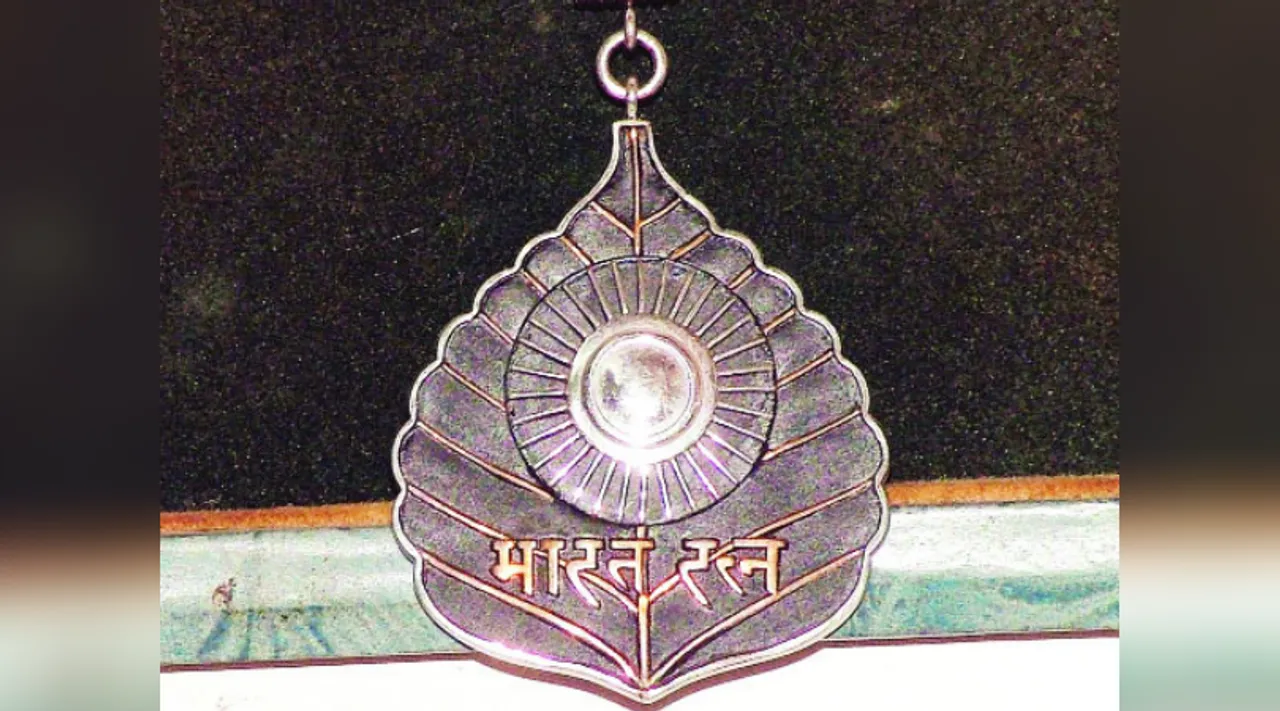 कभी विवादों में रहा, तो कभी इस पर रोक लगायी गयी; जानिये 'भारत रत्न' का इतिहास!