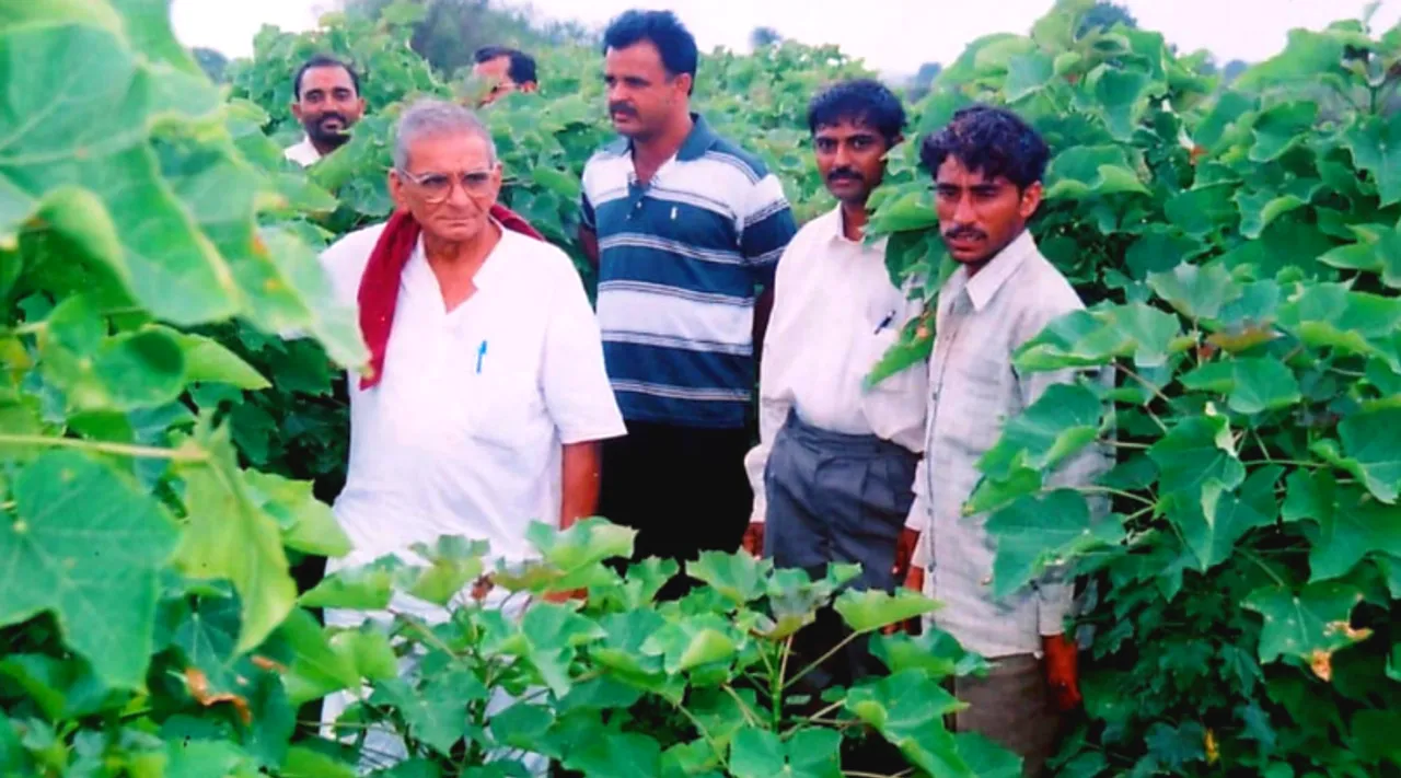 1 करोड़ पेड़, 2500 चेक डैम: कैसे इस 86 वर्षीय व्यक्ति के दृढ़-निश्चय ने बदला गुजरात के 3 जिलों को!