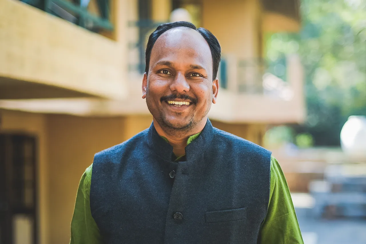 'मैं धमकियों से नहीं डरता', मानव-मल उठाने को मजबूर 41,000 बंधुआ मज़दूरों को दिलाई सम्मानजनक ज़िन्दगी!