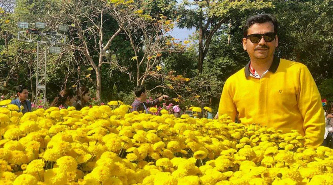 #गार्डनगिरी: प्रिंसिपल ने स्कूल में लगाए 300+ पौधे, छात्र बन रहे हैं पर्यावरण-रक्षक!