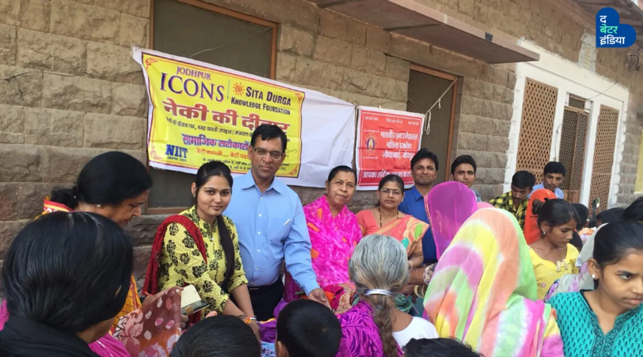 ‛नेकी की दीवार’ से मुकेश कर रहें हैं गरीबों की मदद, साथ ही पढ़ा रहे बचत का पाठ