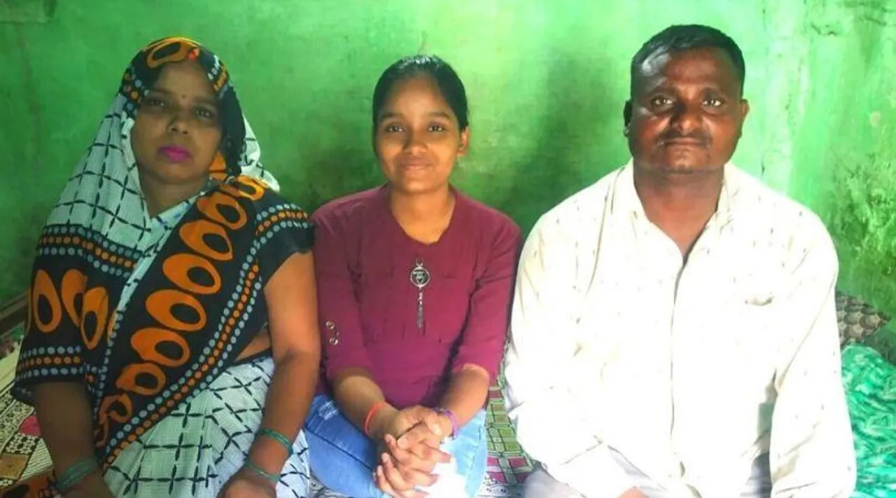 पिता चारा बेचकर पढ़ा रहे बेटी को, बेटी ने 12वीं में 98.86 पर्सेंटाइल हासिल कर किया नाम रौशन