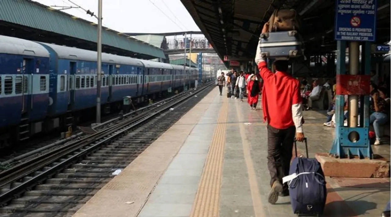 Indian Railways: फिर से डेवेलप हो रहे स्टेशनों पर बढ़ेगा किराया, मिलेंगी आधुनिक सुविधाएं