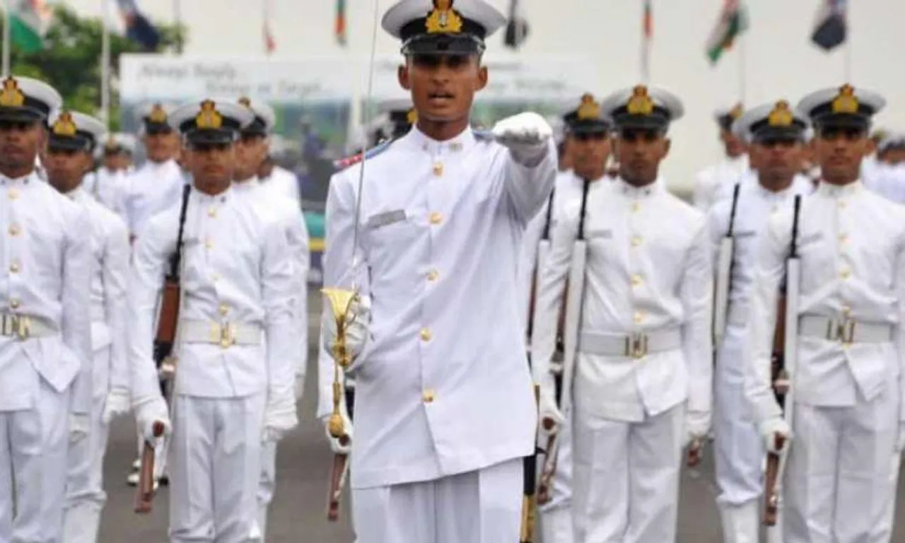 Indian Navy Recruitment 2021: नौसेना में 10वीं, 12वीं पास छात्रों के लिए निकली भर्तियां