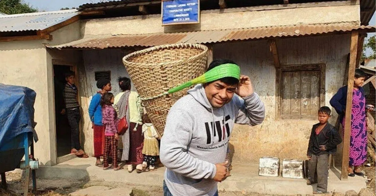 इस एक शख्स ने व्हाट्सएप और ट्विटर पर, 23 लाख किसानों की उपज बेचने में की मदद, जानिए कैसे
