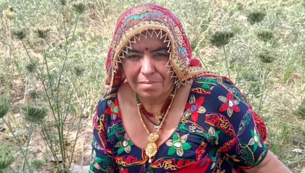Carrot Farming Honey & Ghee Hack Helped Santosh To Earn 20 LakhYear