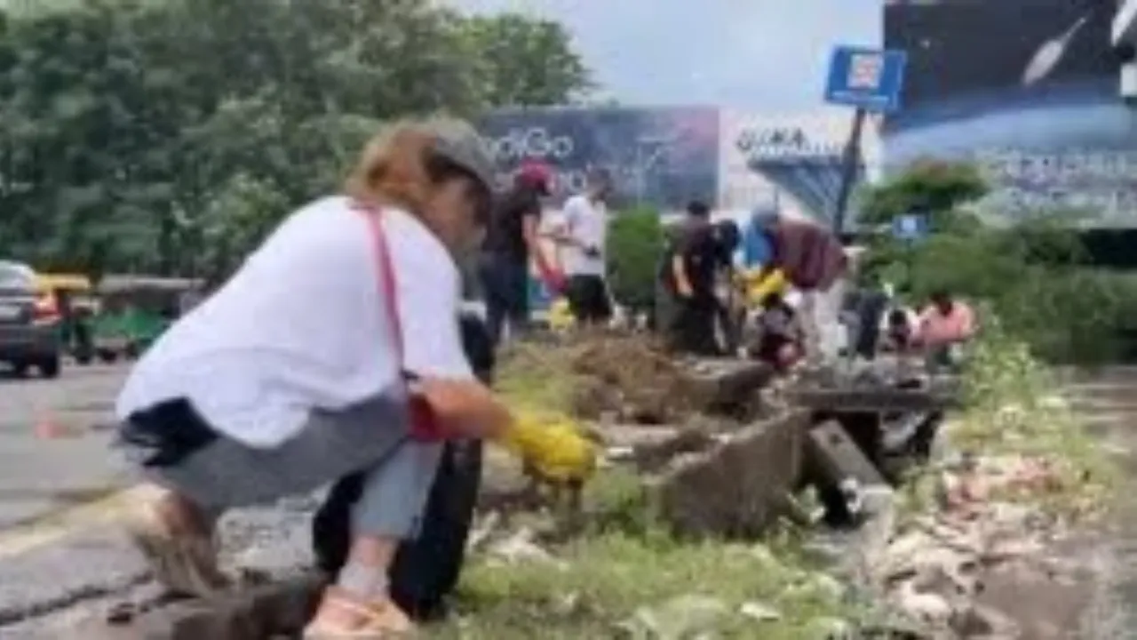 Cleanliness Drive by foreigners in gurugram