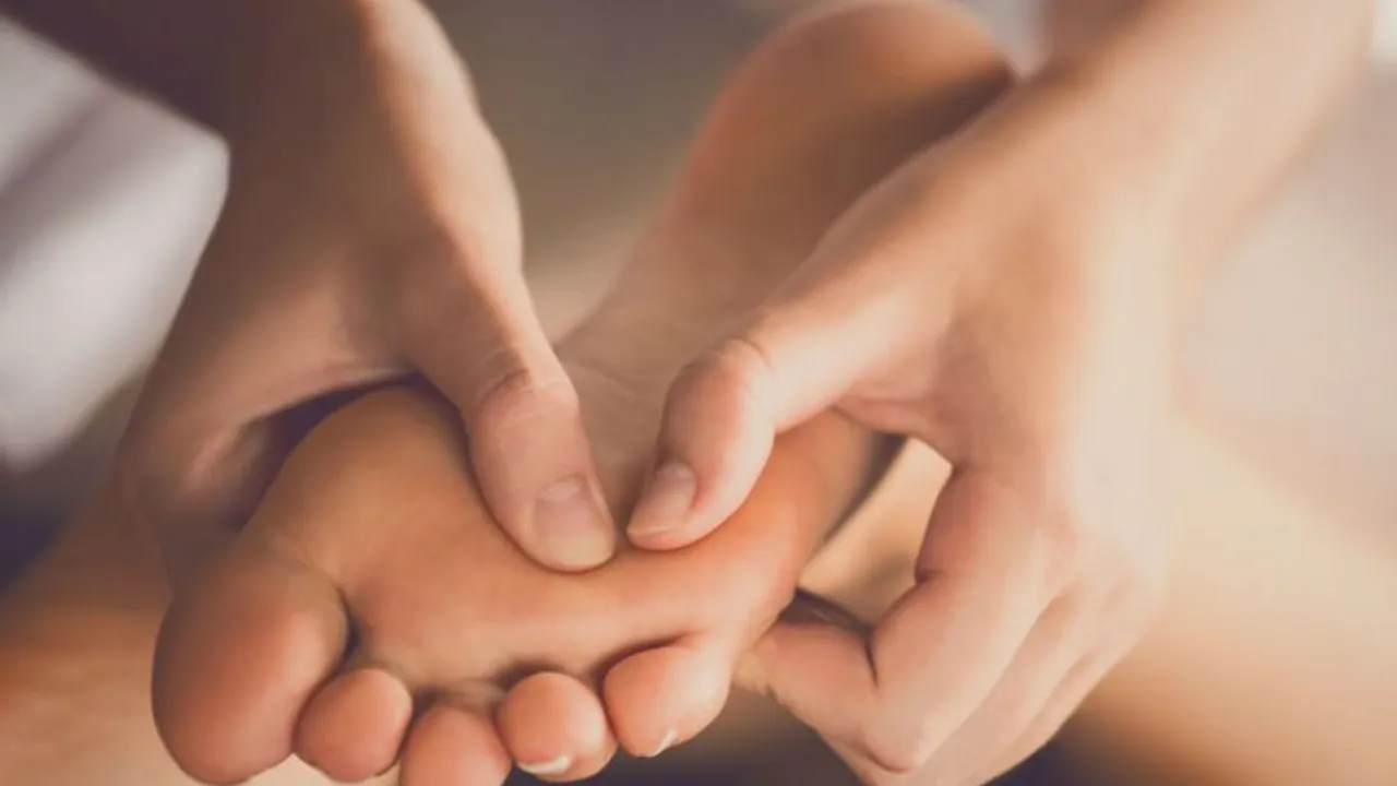 The Benefits of Foot Massage Before Bed