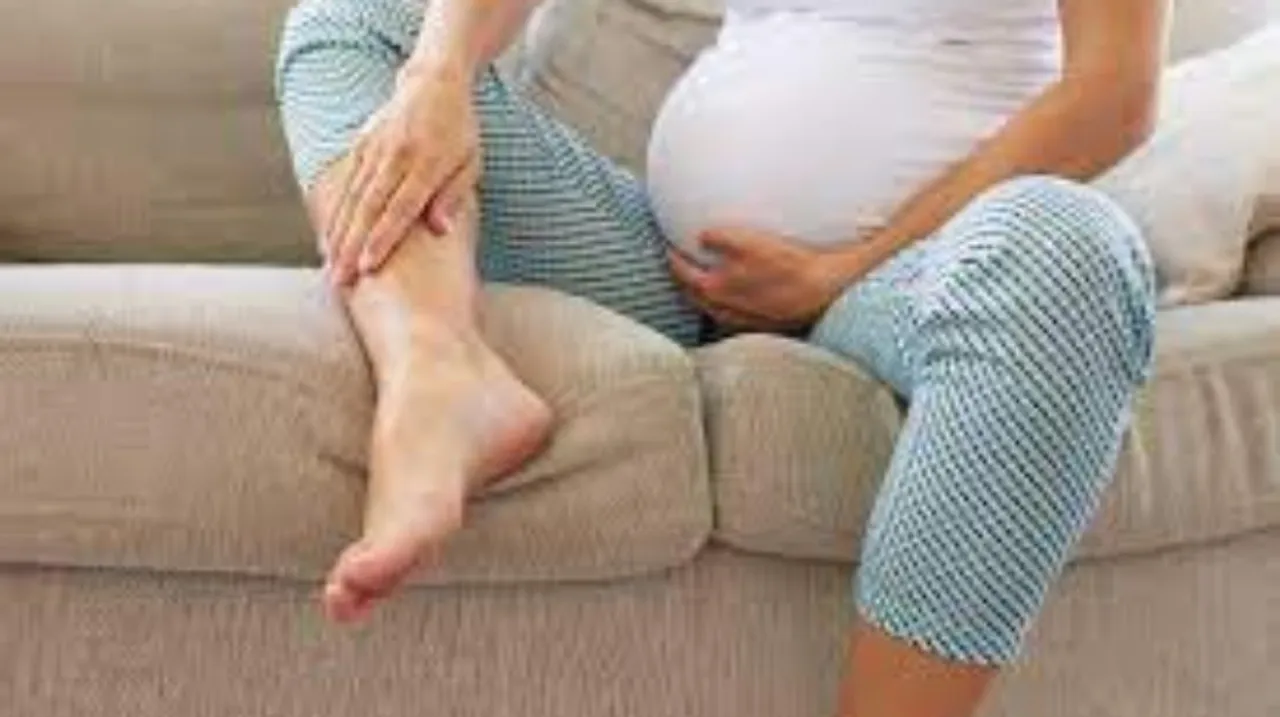 swollen feet in pregnancy