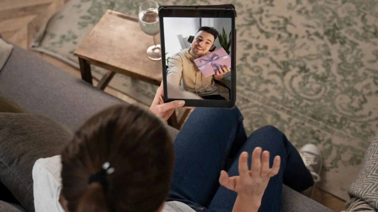 REKINDLE ROMANCE IN LONG DISTANCE