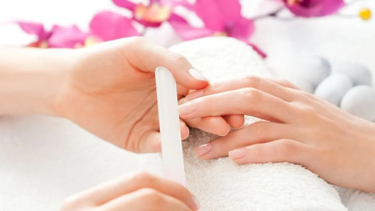 Essential Steps of Manicure At Home