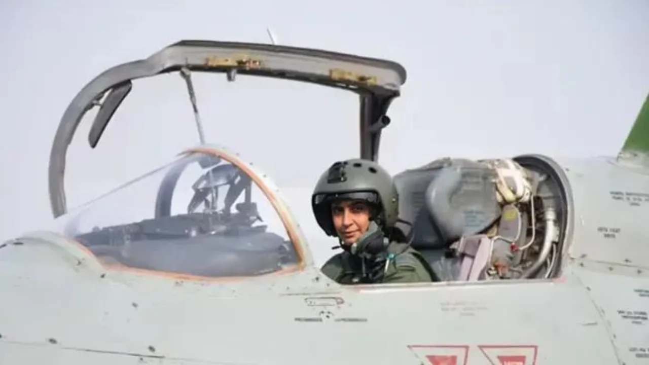 Mohana Singh: The First Woman Pilot to Fly LCA Tejas Fighter Jet