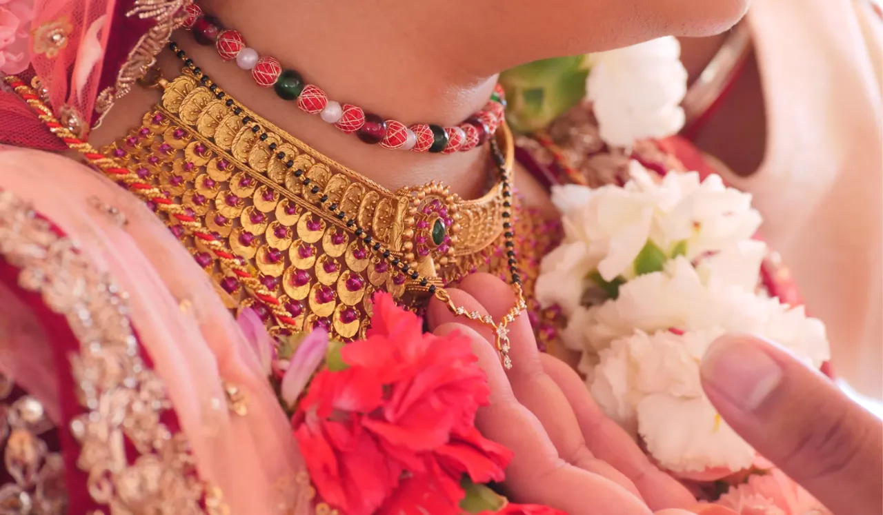 Symbol Of Suhaag After Marriage(Unsplahs.com)