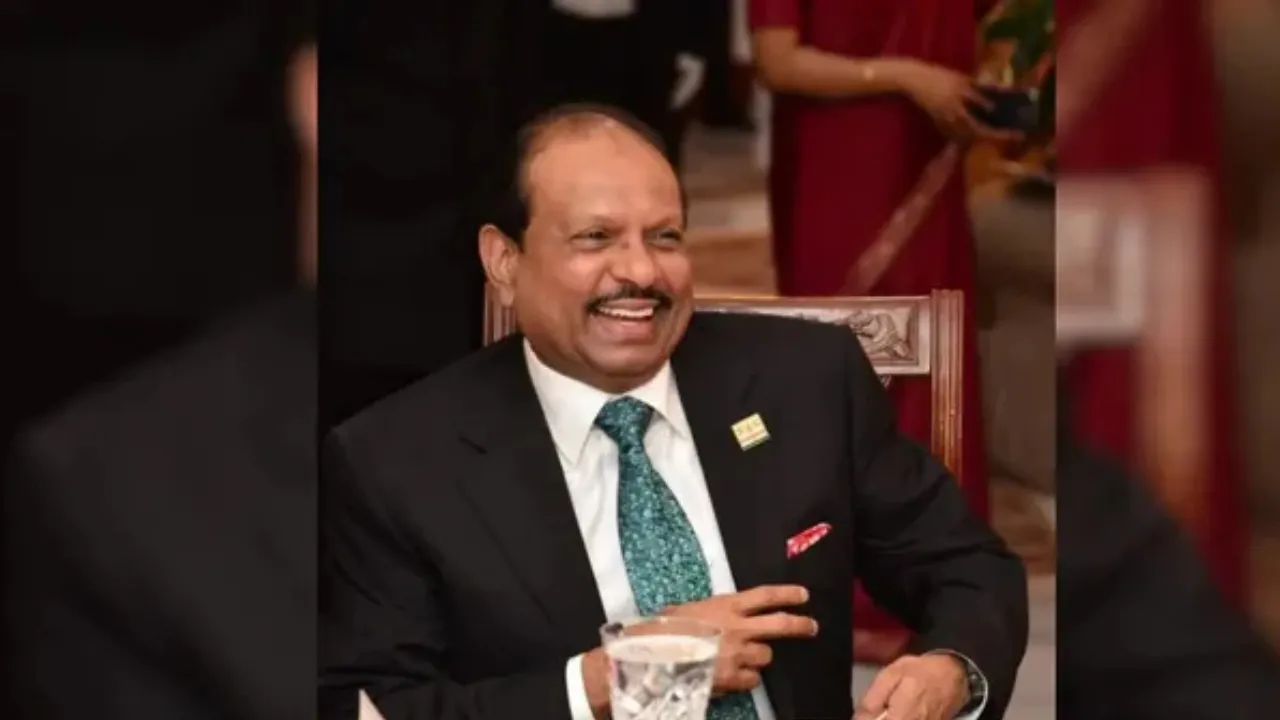 Indian Billionaire Pays Debt