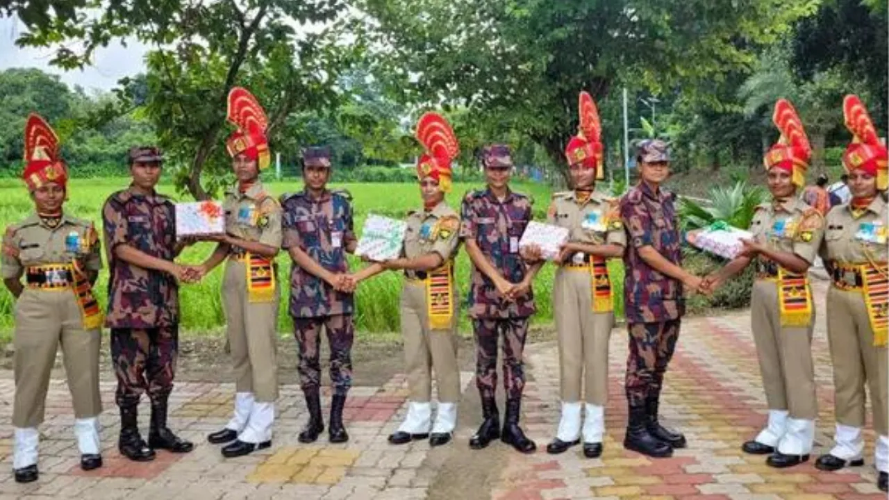 All Women India, Bangladesh Officers Exchange I-Day Greetings