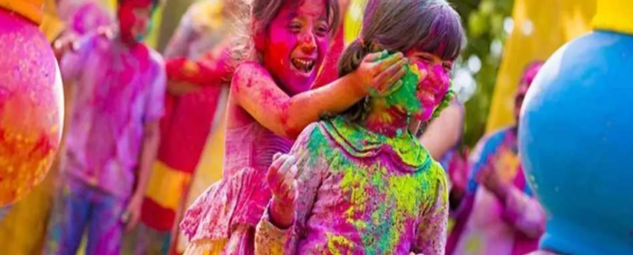 children holi