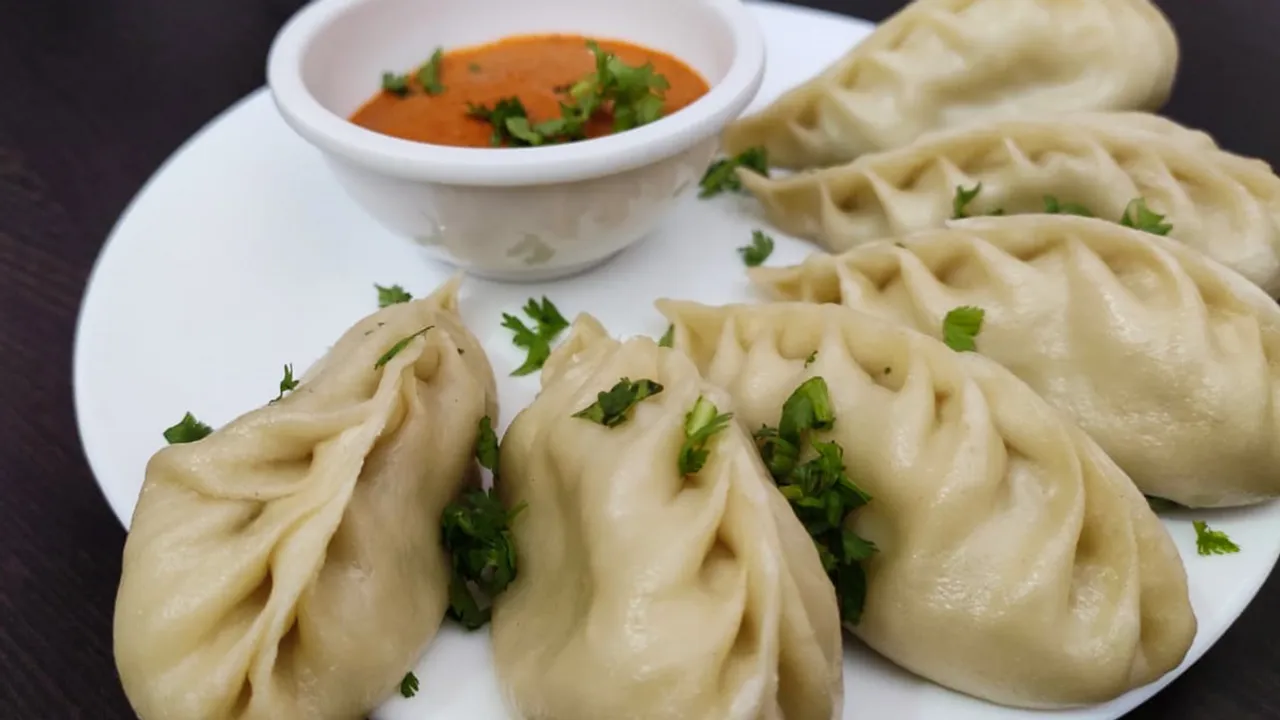 MOMOS