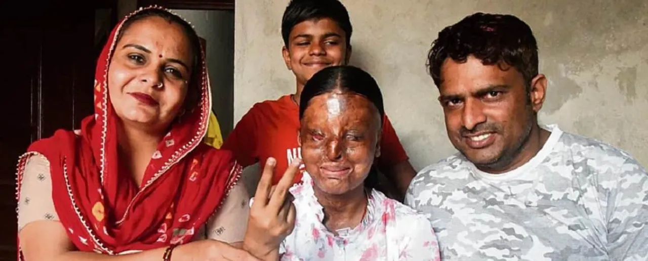 topper kafi with family