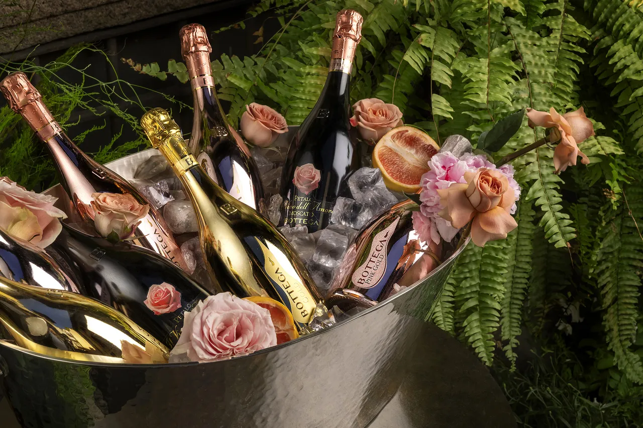 Atmosphere Core Announces Golden Partnership With Italy s Award Winning Prosecco Bottega 01