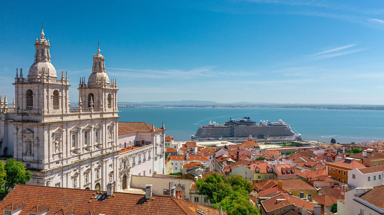 ncl viva aerial lisbon 819