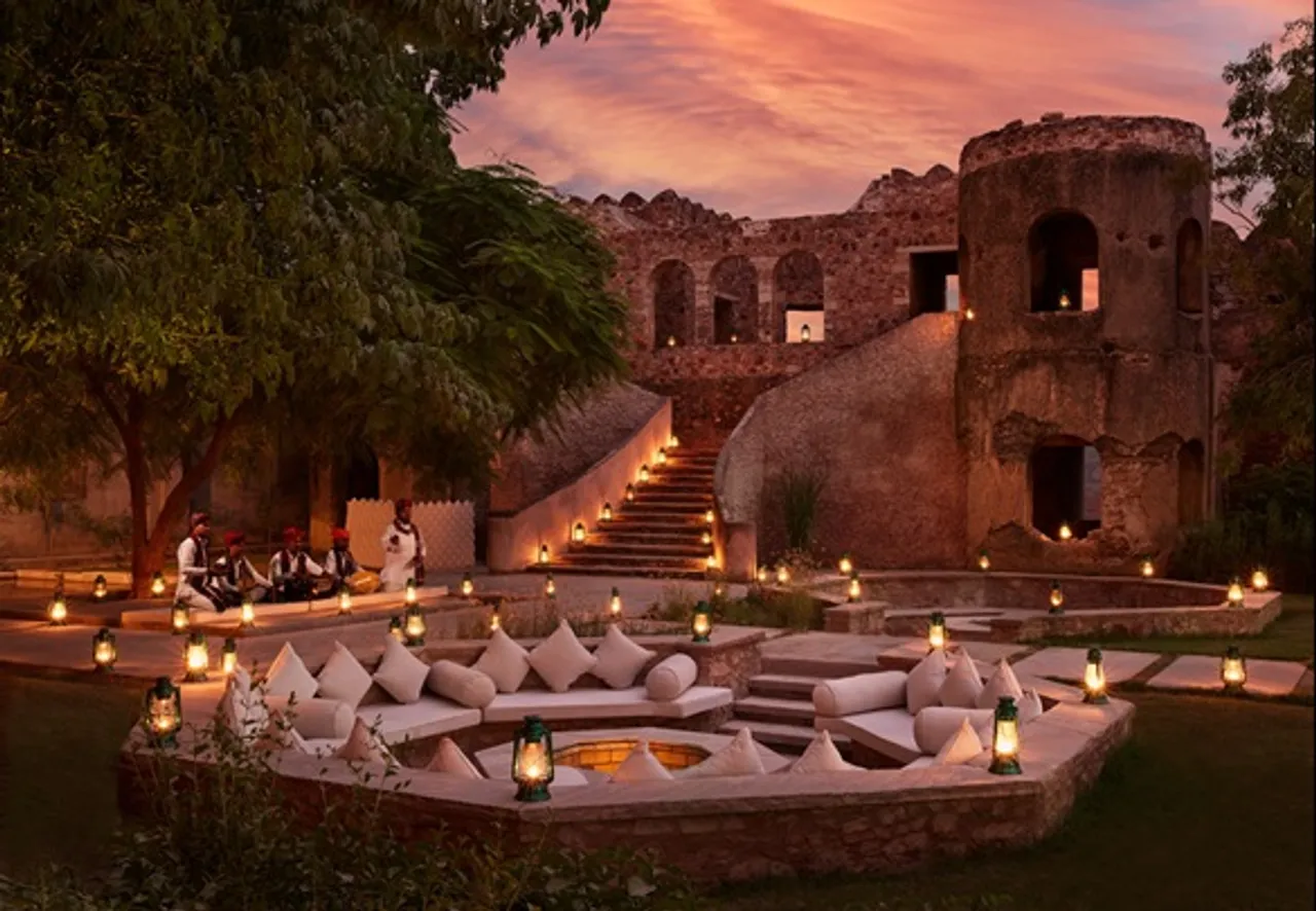 All Day Dining Courtyard - Six Senses Fort Barwara12