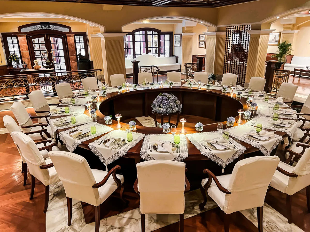 Maharaja Table at Daniells Tavern
