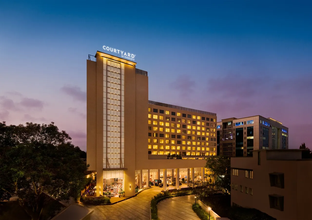 1 Courtyard By Marriott Mumbai International Airport - Facade