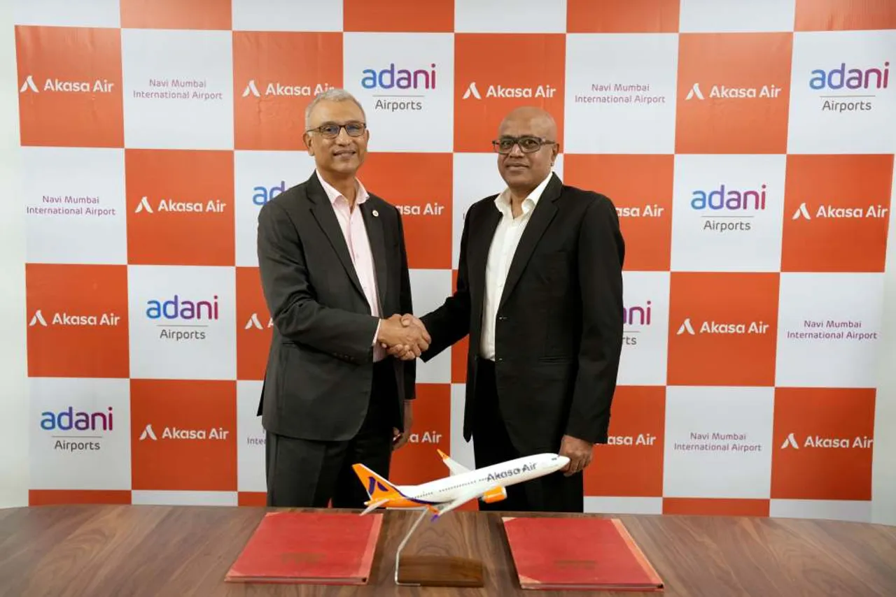 Vinay Dube - Founder and CEO - Akasa Air, Arun Bansal, CEO - AAHL (1)