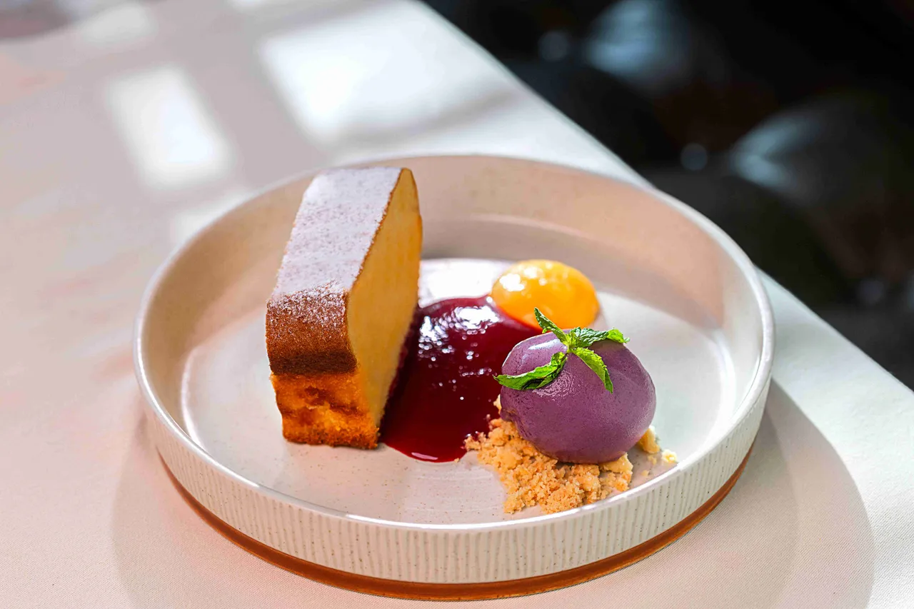 The Lemon Cake