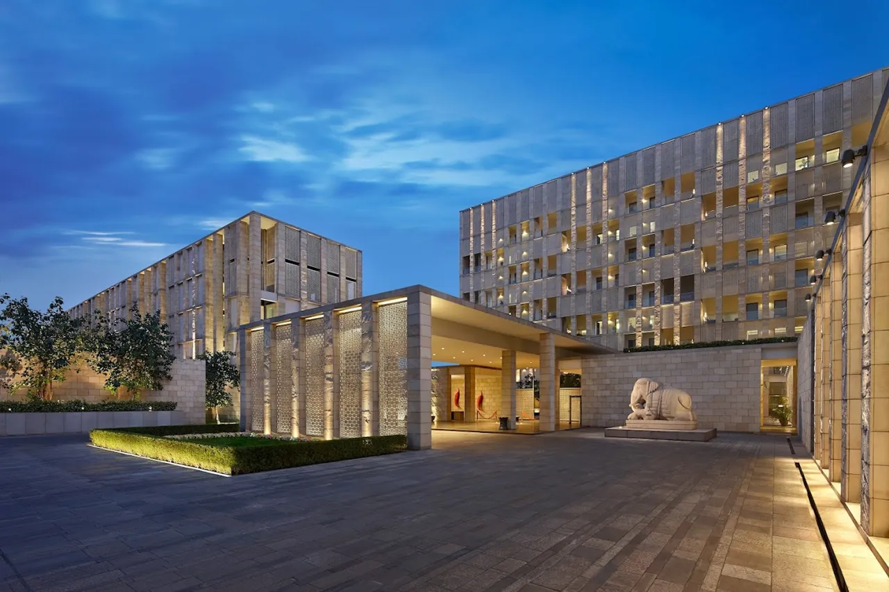 The Lodhi (1)