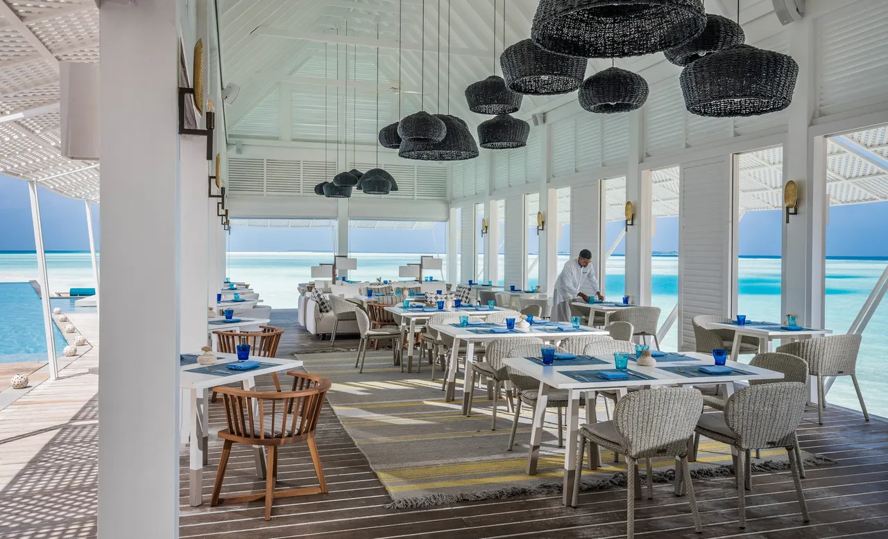 Blu Beach Club at Four Seasons Resort Maldives at Landaa Giraavaru
