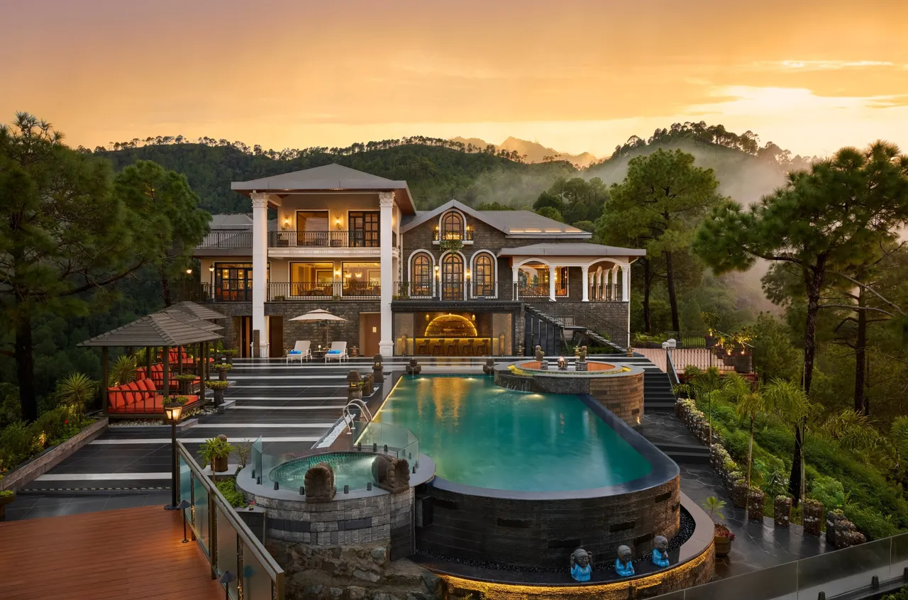 The beautiful Storii Akanni Naina Tikkar