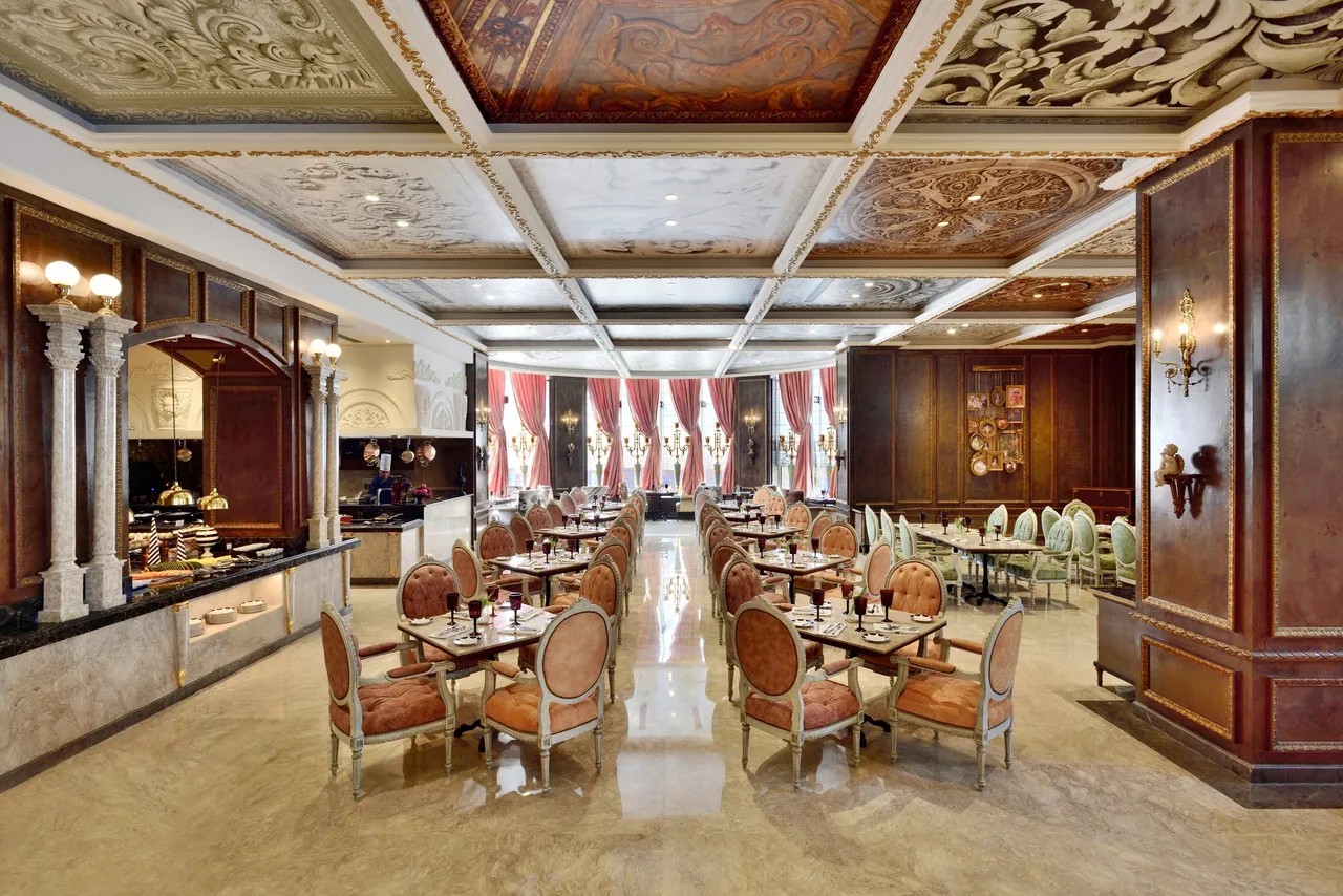 SXVIII, Radisson Blu MBD Hotel Noida (1)