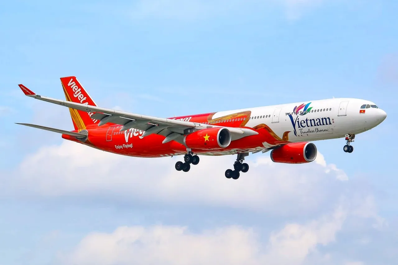 Vietjet aircraft 1 (1)