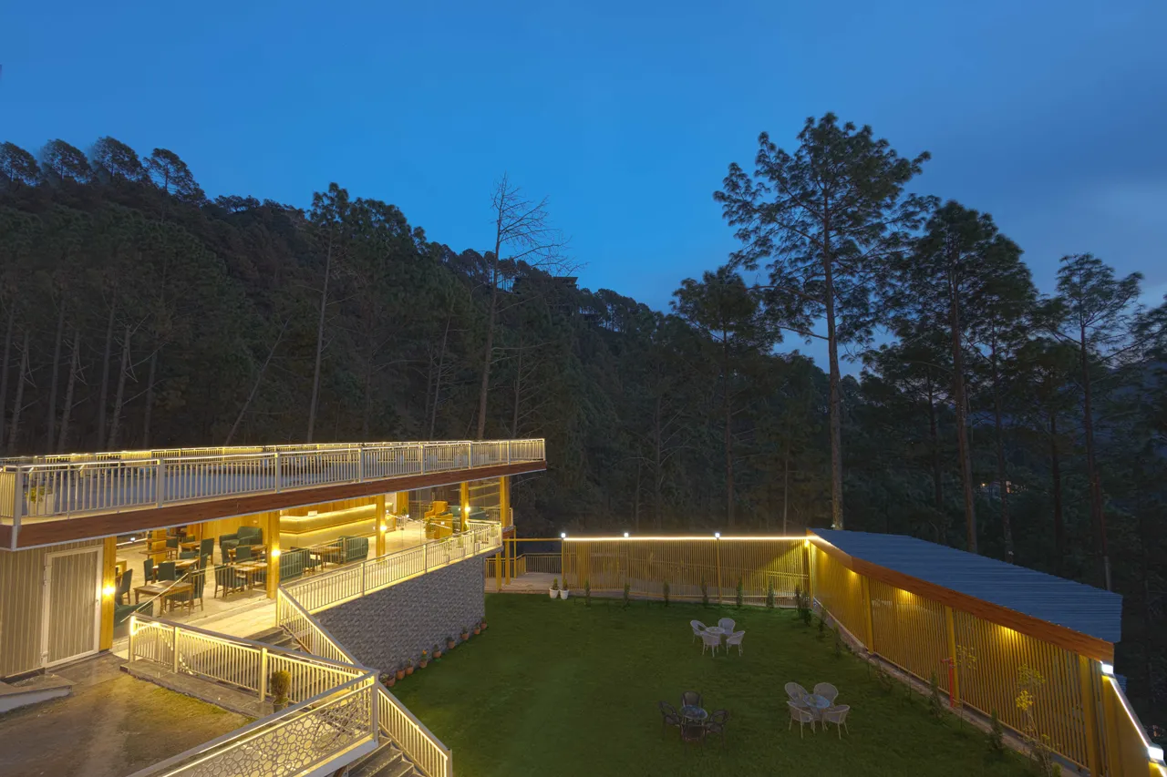 Sky Social Terrace Courtyard