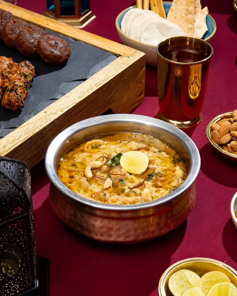 Haleem, the Ramzan special, takes centre stage at Daawat-e-Deccan