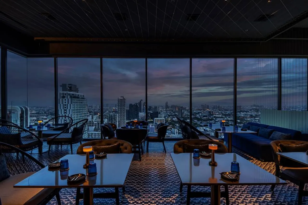  INNSiDE hotel, sky-high LUZ Bangkok Tapas Bar 