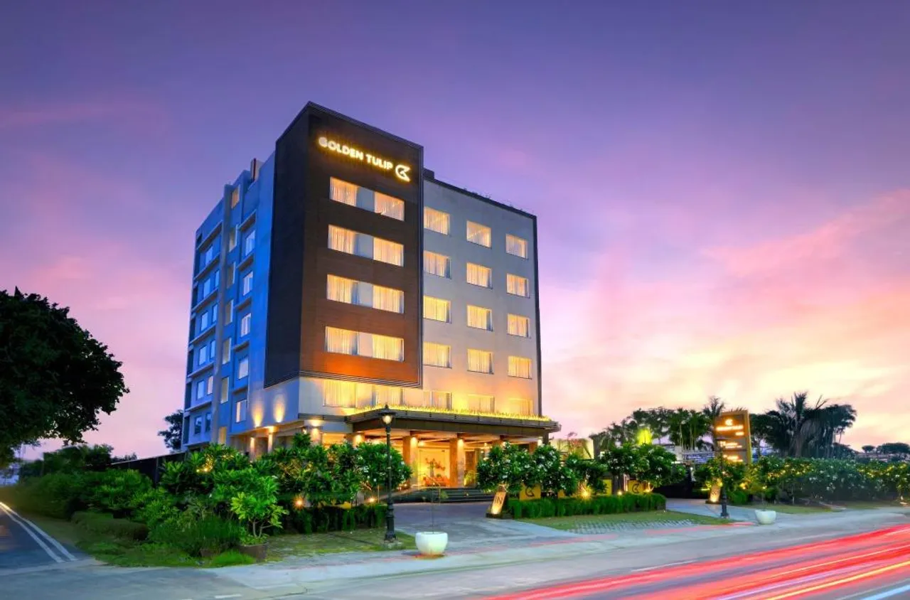 Golden Tulip, Agra_Facade